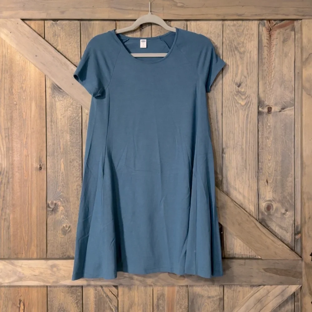 old navy t shirt dress Maternity T-shirt  Bellies to Bellies knit crew neck short sleeves striped print relaxed fit hits above ankle models are approx Turned this @oldnavy shirt dress